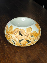 Oil Burner with Flowers and Leaves