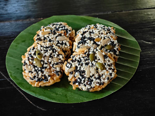 Crispy Rice Cracker Sesame